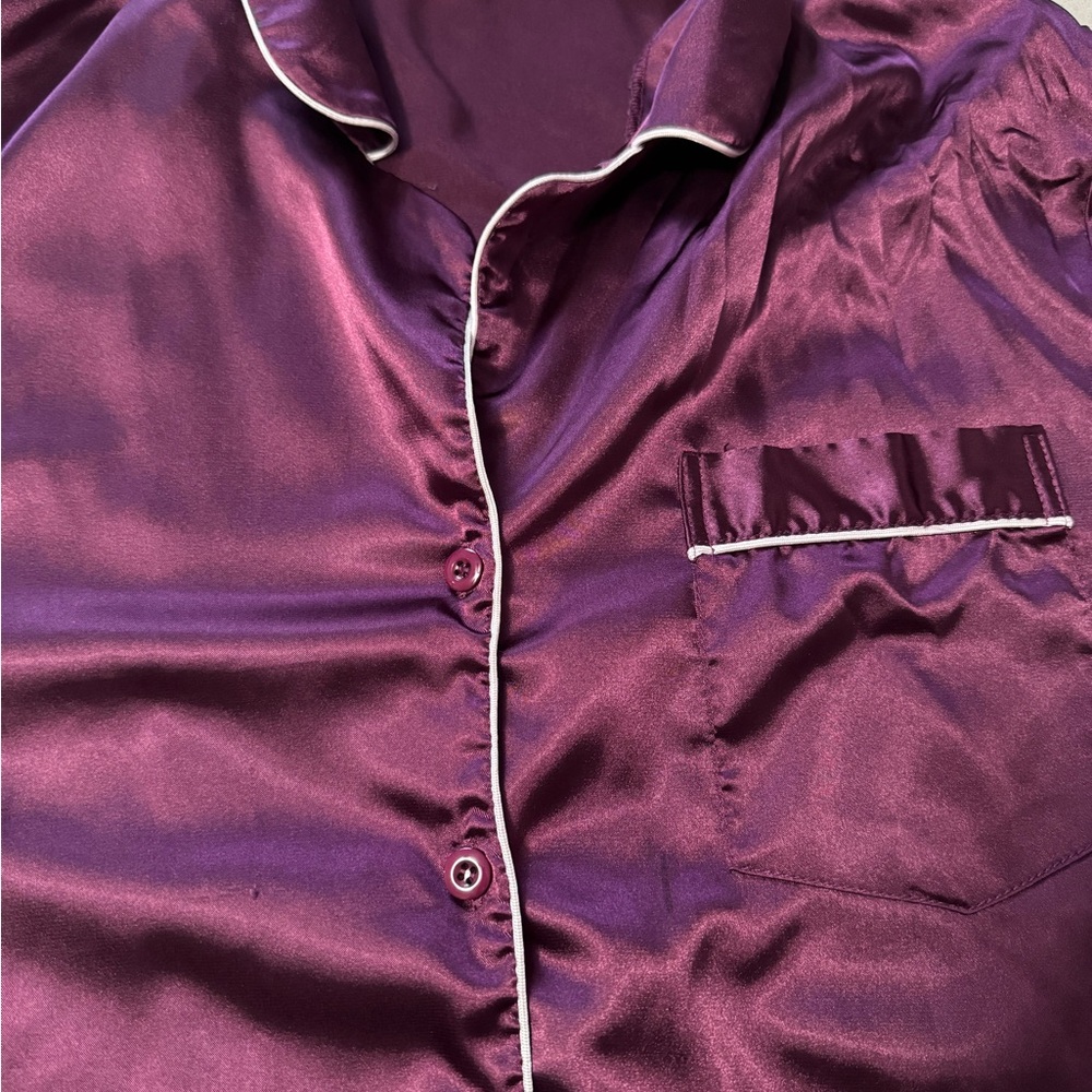 Elegant Satin Nightshirt in Deep Purple - Picture 4 of 7
